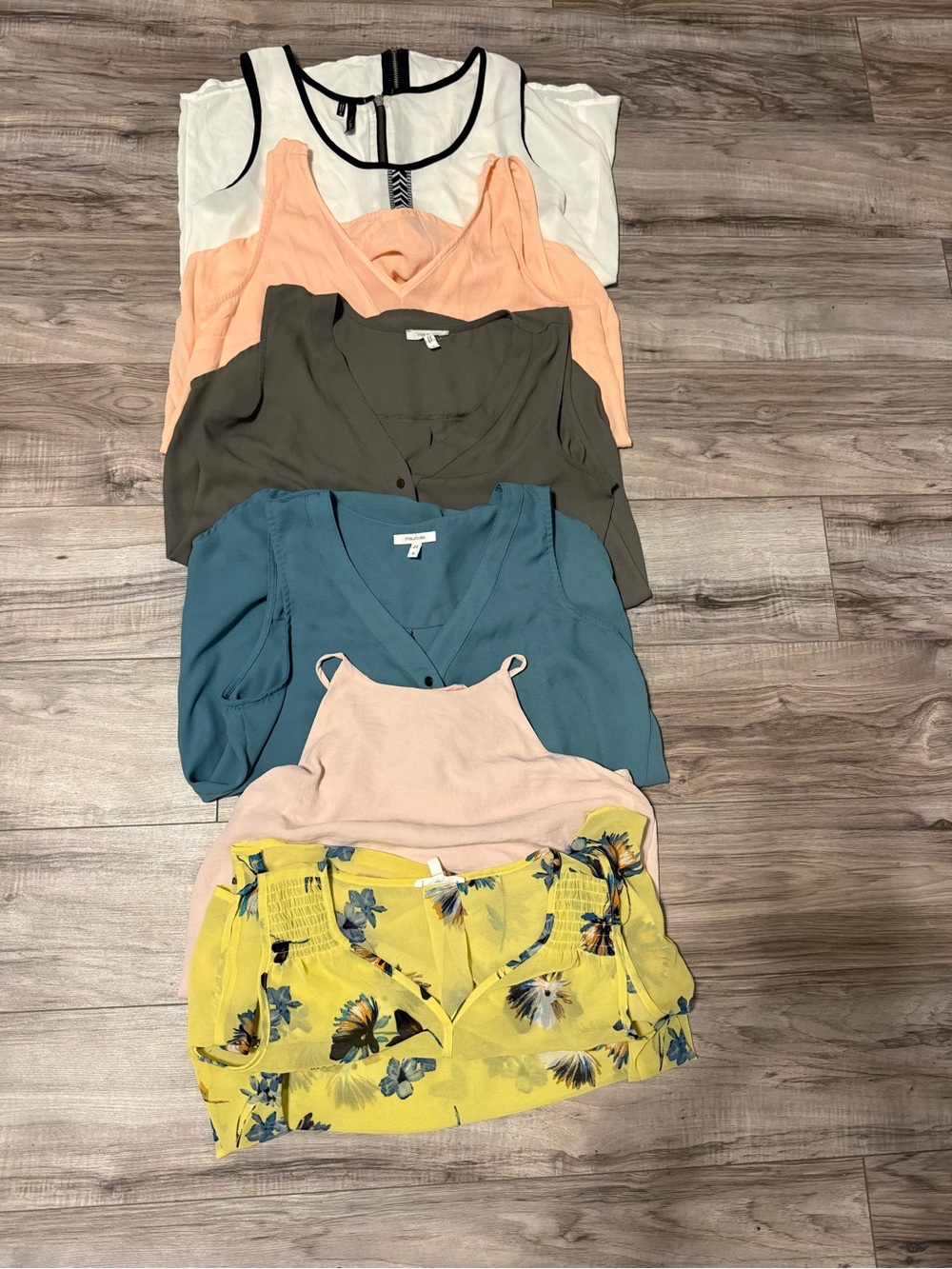 Mixed of 5 Maurice’s sleeveless tops-